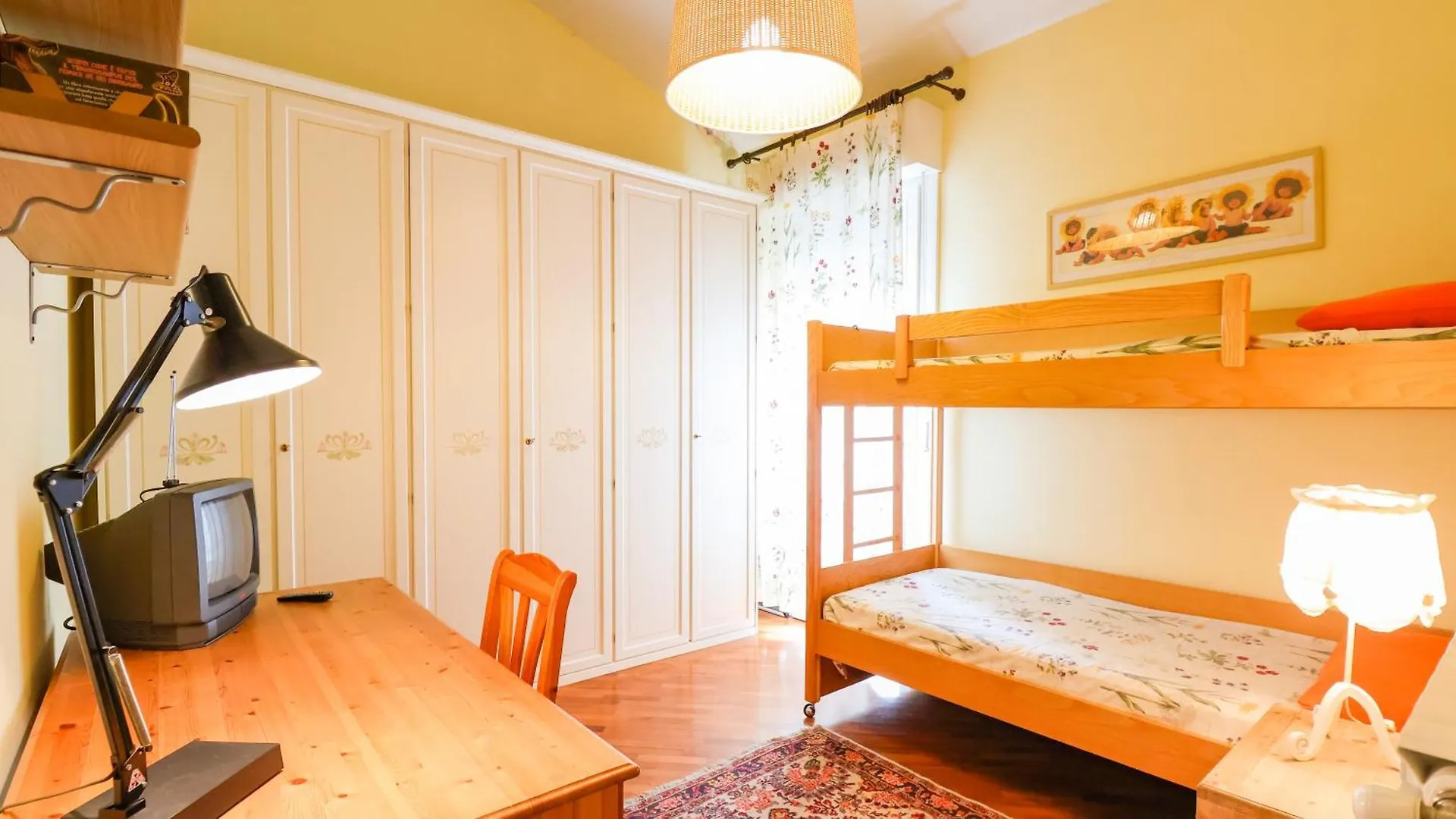Prestige Apartment Near The Centre - With Balcony, Wi-Fi Pistoia