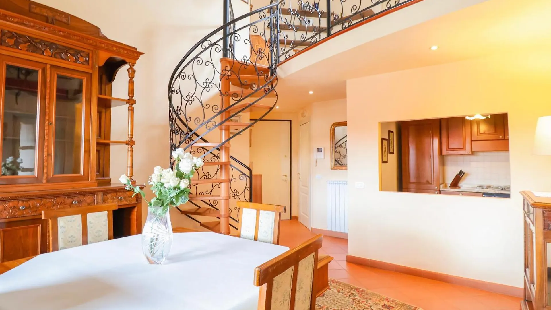 Prestige Apartment Near The Centre - With Balcony, Wi-Fi Pistoya Italia