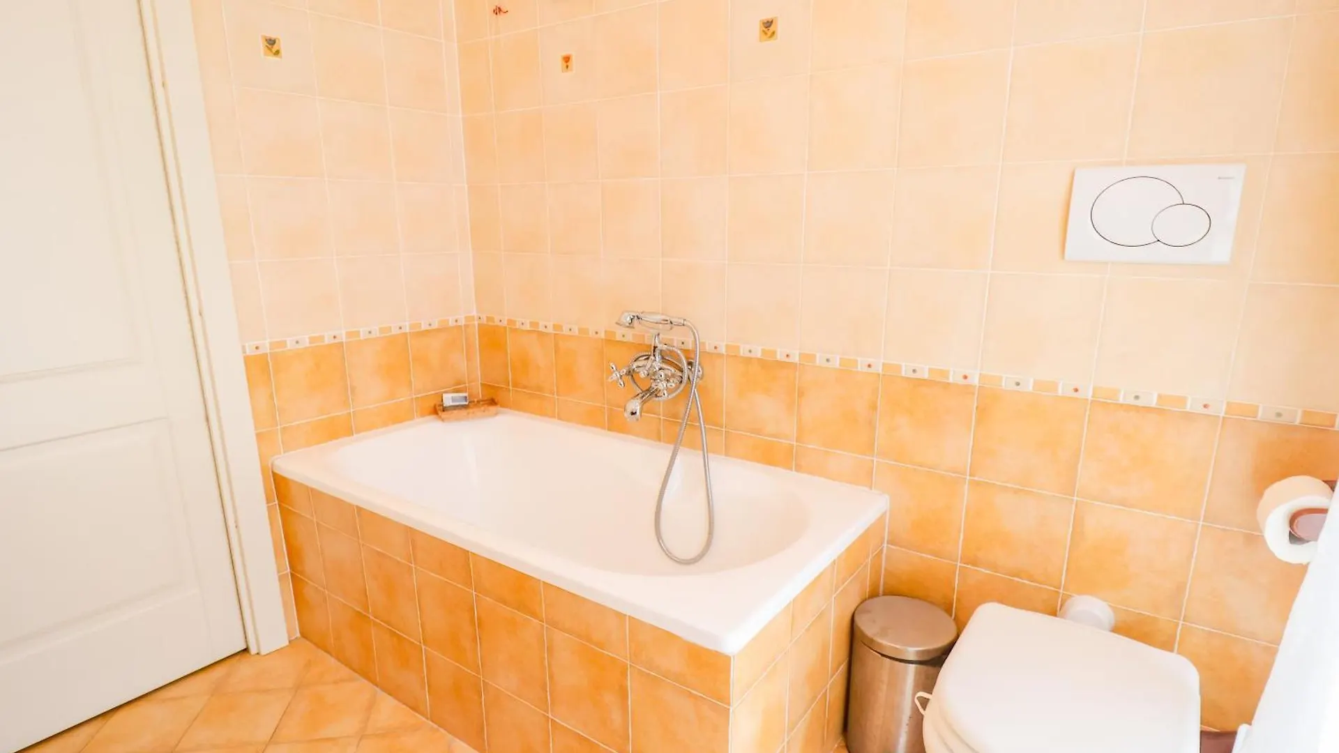 Prestige Apartment Near The Centre - With Balcony, Wi-Fi Pistoya 0*,  Italia