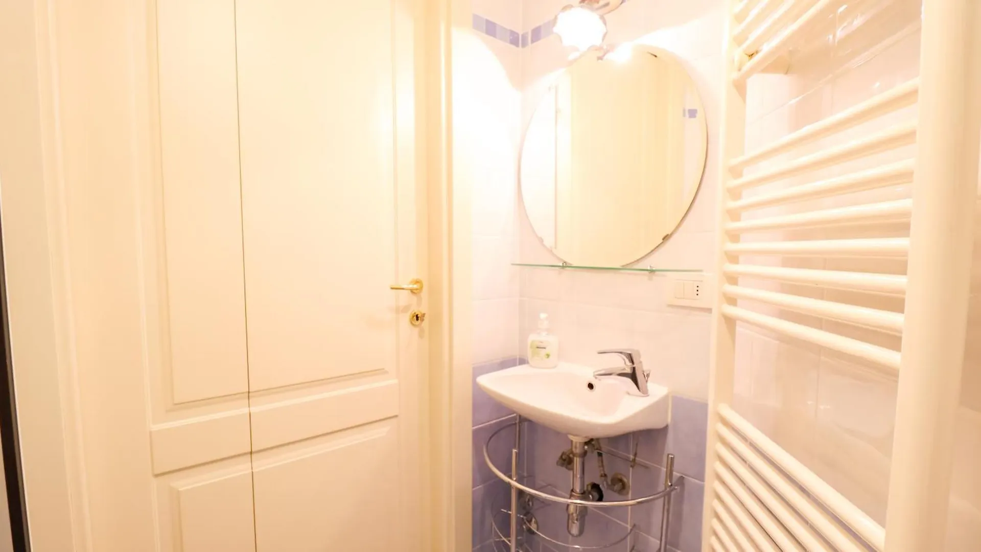 Prestige Apartment Near The Centre - With Balcony, Wi-Fi Pistoya