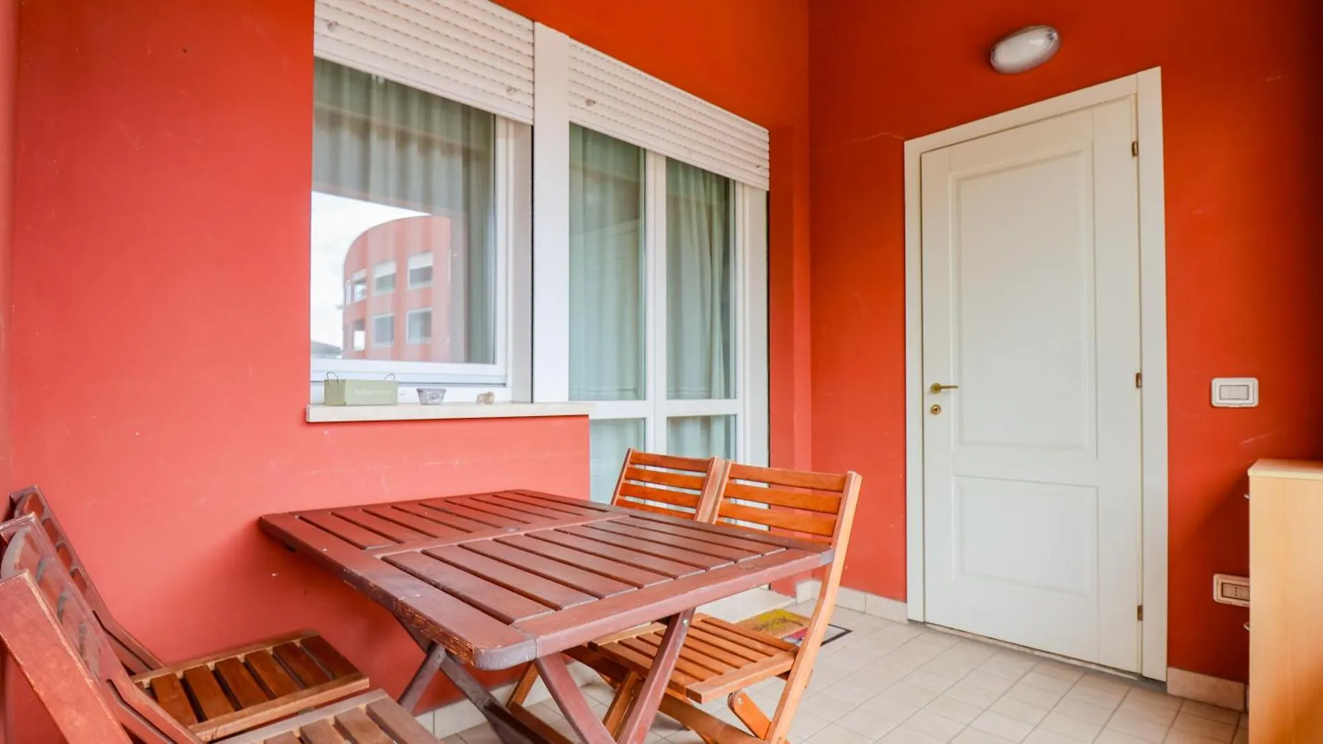 Prestige Apartment Near The Centre - With Balcony, Wi-Fi Pistoya